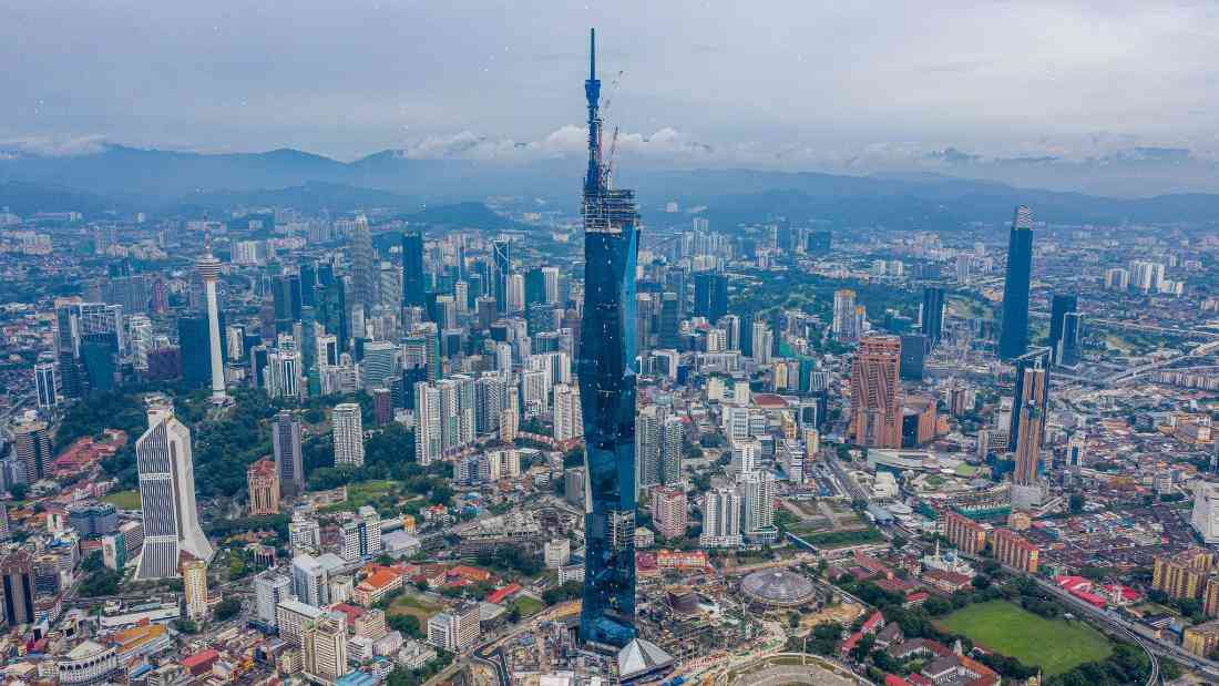How the world's second tallest building reached its landmark finish